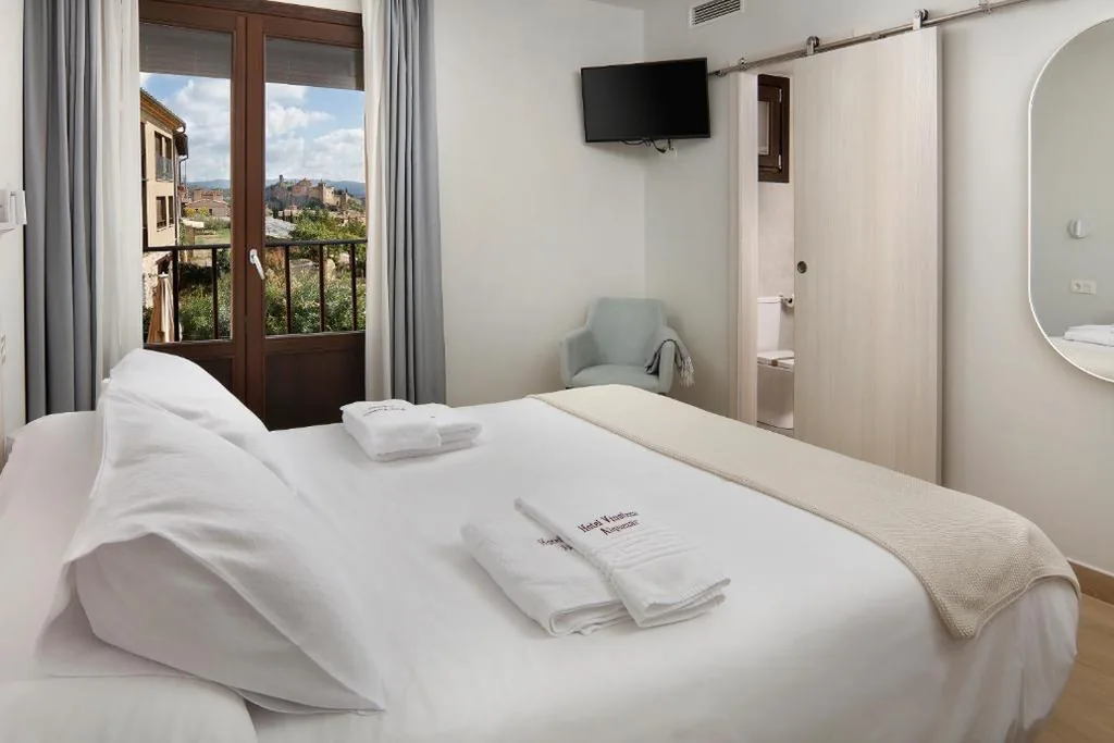 Camera matrimoniale — Hotel Vinoteca Alquezar - Adults Only -