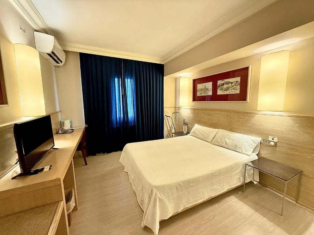 Superior-Zimmer – 1 großes Bett — Hotel Virrey