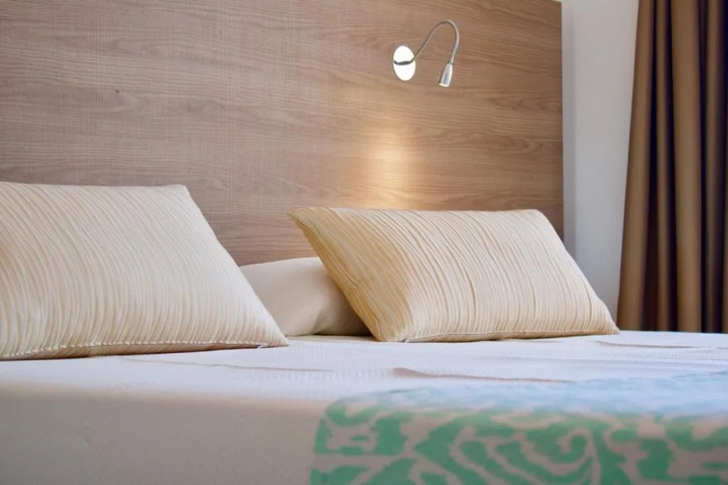 Double Room (2 adults + 1 child) — Hotel Vista Odin