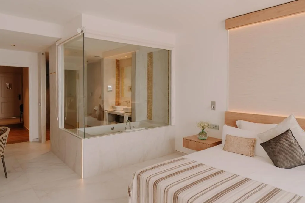 家庭高级小型套房 — Hotel Vistabella