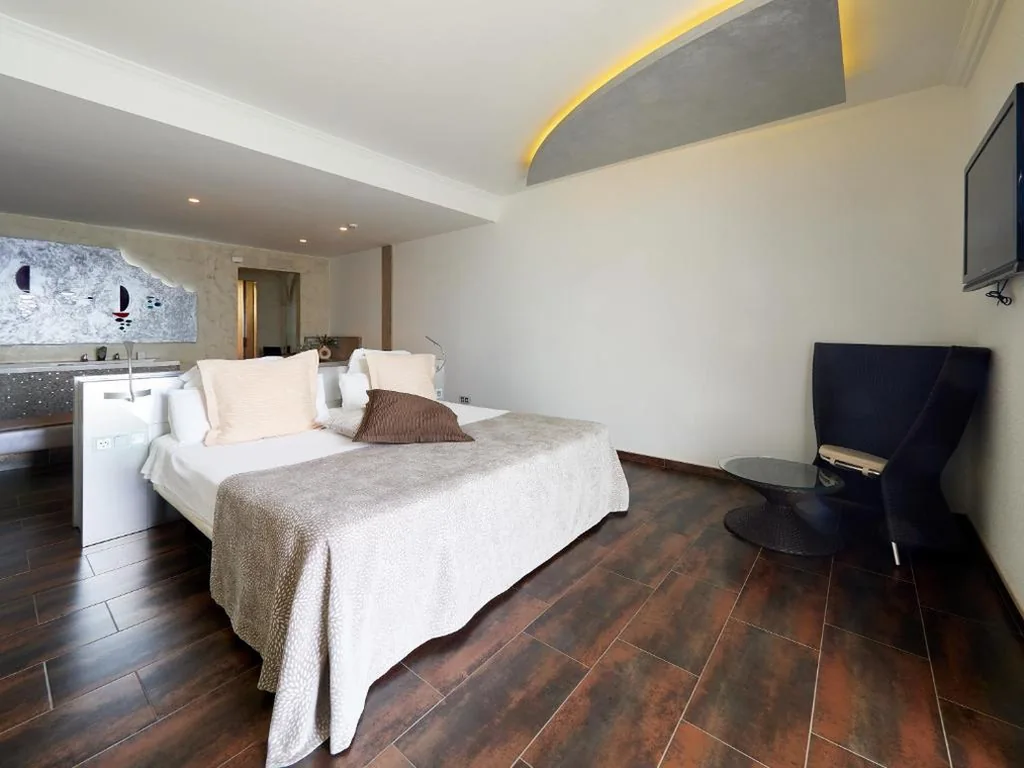 高级小型套房 — Hotel Vistabella