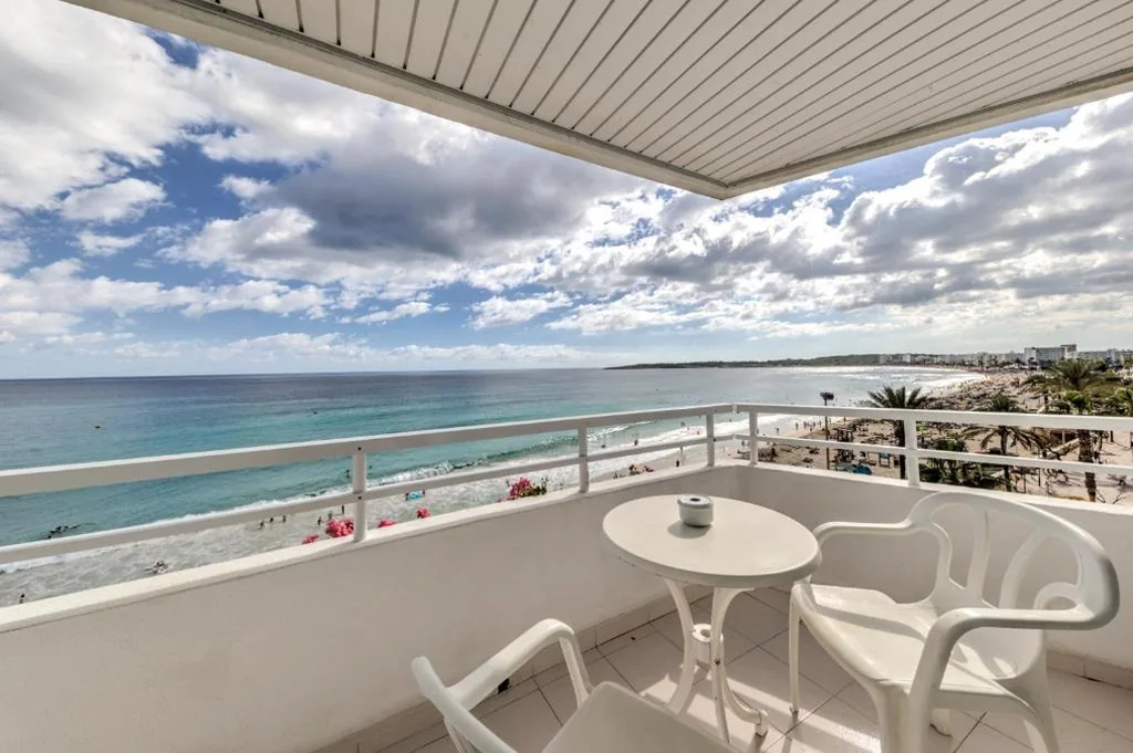Camera Tripla con vista sul mare — Hotel Voramar