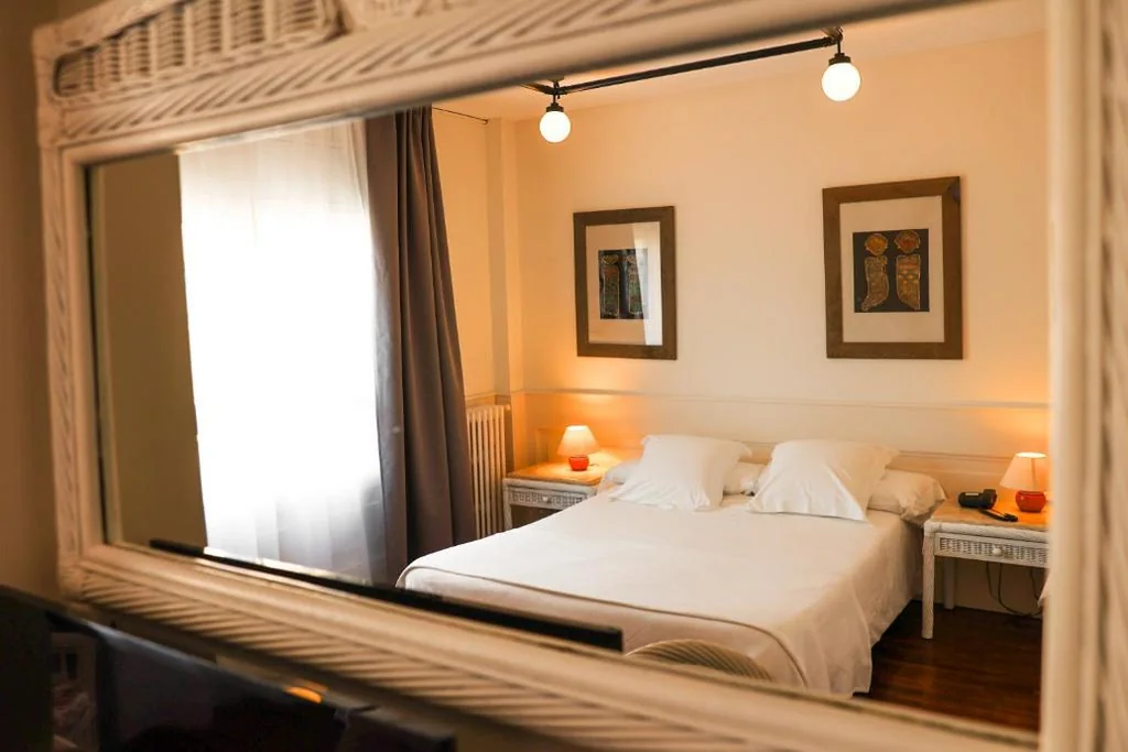 Camera Standard - 1 letto grande — Hotel Vostra Llar