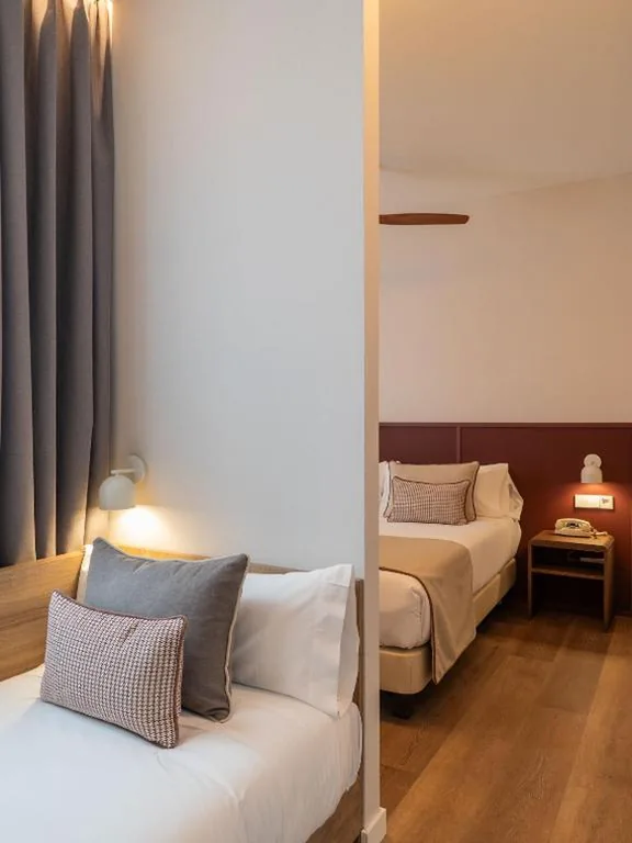 Habitación Cuádruple Estándar — Hotel Well and Come Málaga
