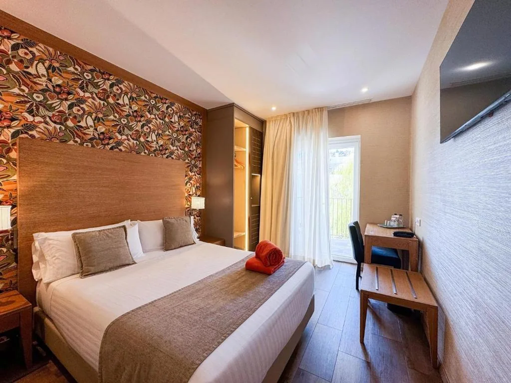 Habitación Doble Superior con terraza - 1 o 2 camas — Hotel Windsor Tossa - Adults Only 16