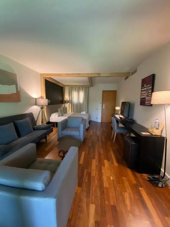 Familiensuite – Nebengebäude — Hotel Xalet del Golf