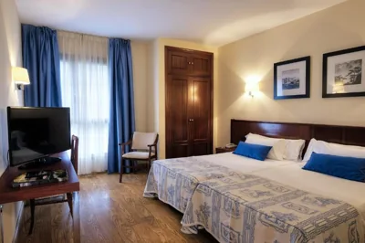 Hotel y Apartamentos Arias — foto 2