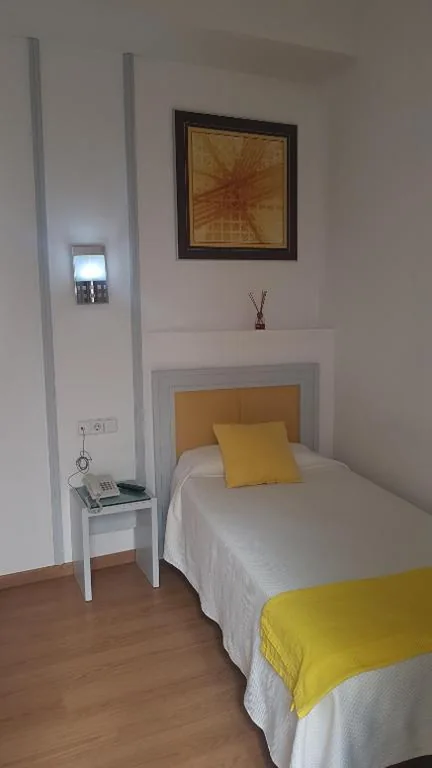 スモールシングルルーム — Hotel y Apartamentos Doña Lola