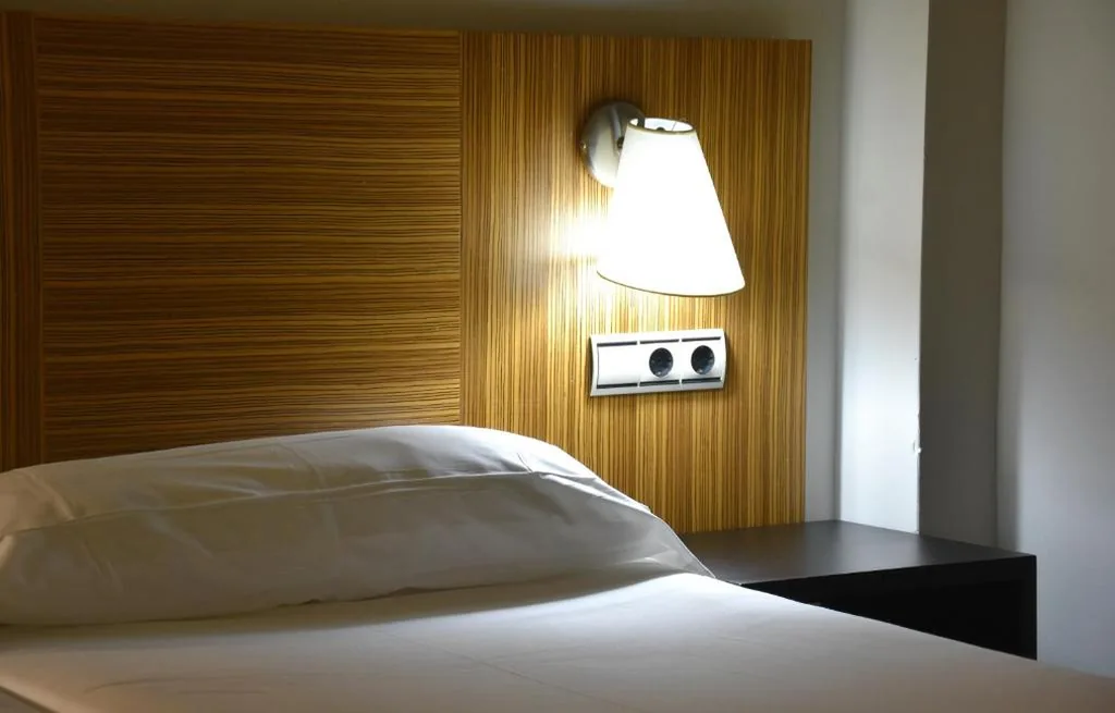 Camera singola con bagno — Hotel y Apartamentos SNÖ Isaba