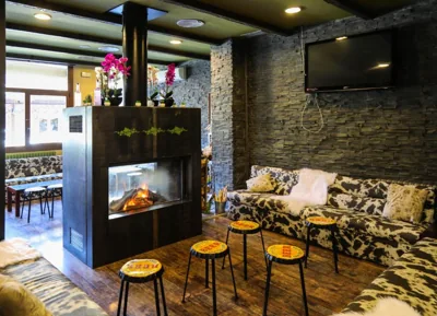 Hotel y Hostal Vall d Aneu — Foto 4