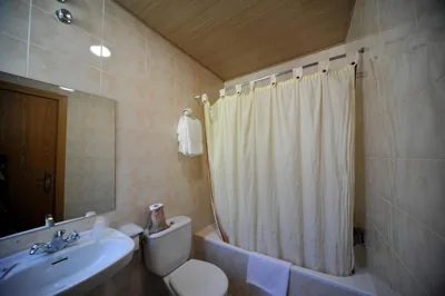 Hotel y Hostal Vall d Aneu — Foto 6