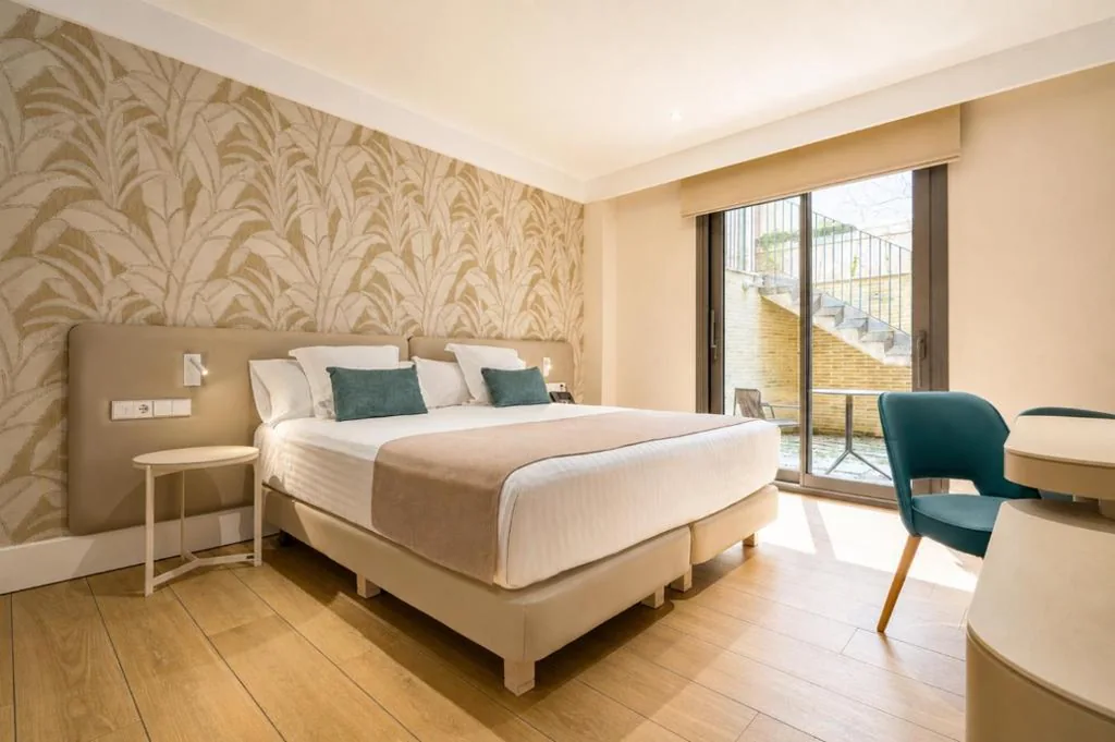 ガーデンビュー・スーペリアルーム（ダブルベッド1台または2台） — Hotel Ybarra Sevilla