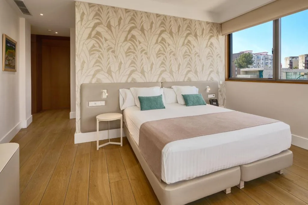スーペリアダブルルーム — Hotel Ybarra Sevilla