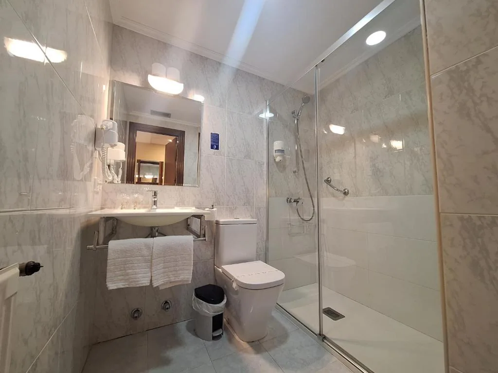 Double Room — Hotel Yerri