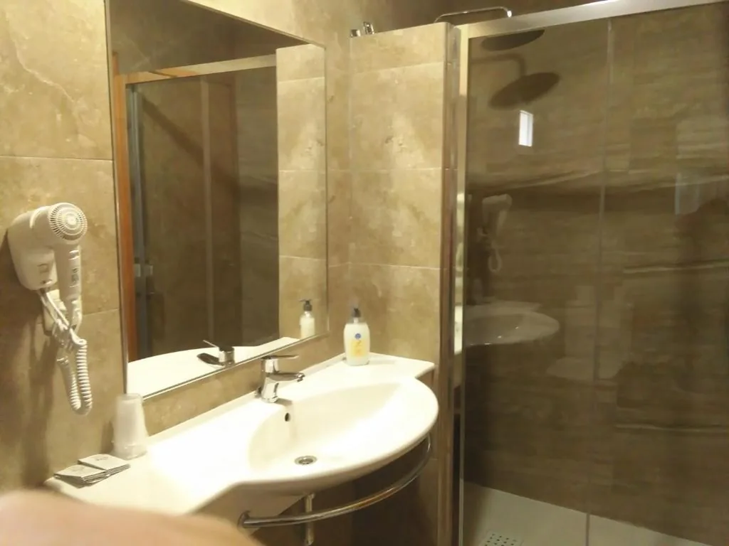 Chambre Triple — Hotel Yeste