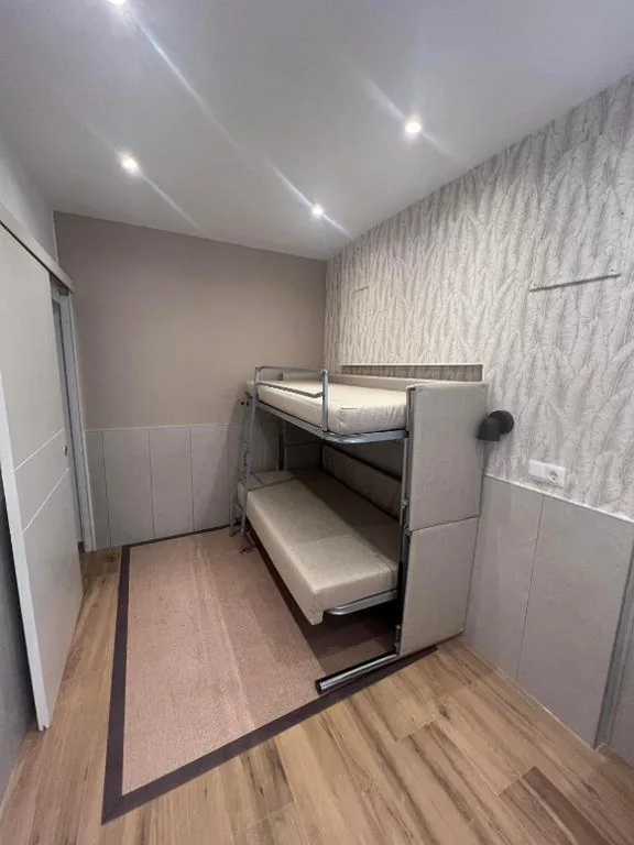Quarto Familiar com serviço de transporte gratuito para o aeroporto — Hotel Zen Airport