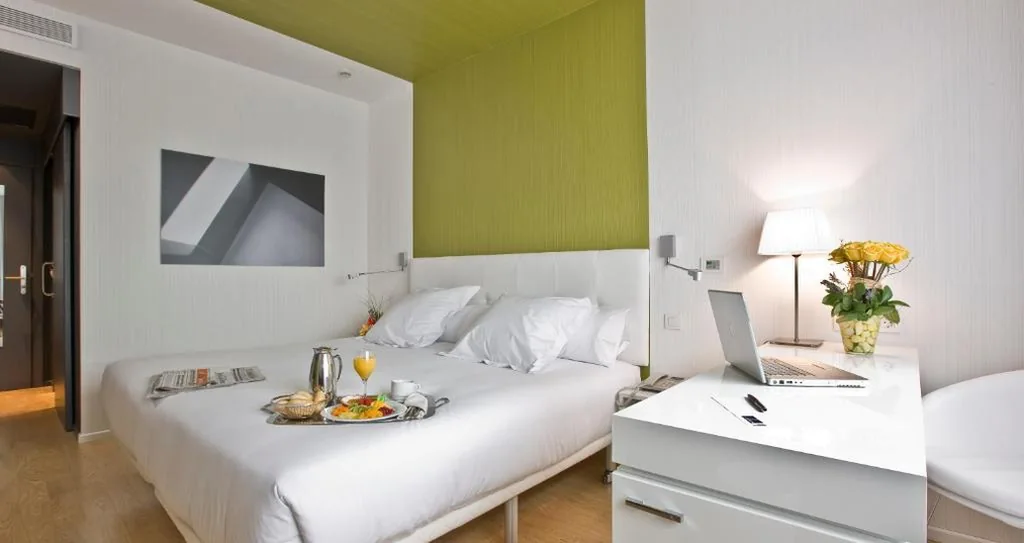 Double Room - 1 or 2 Beds (2 Adults) — Hotel Zentral Castellana Norte