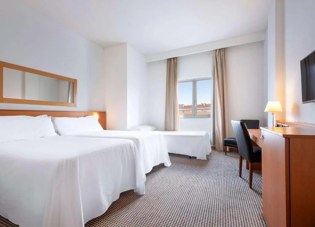 Standardzimmer mit Zustellbett — Hotel Zentral León