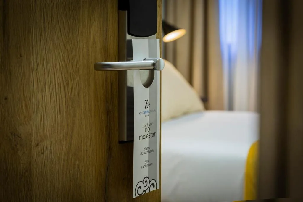 Habitación Individual — Hotel Zentral Mayoral