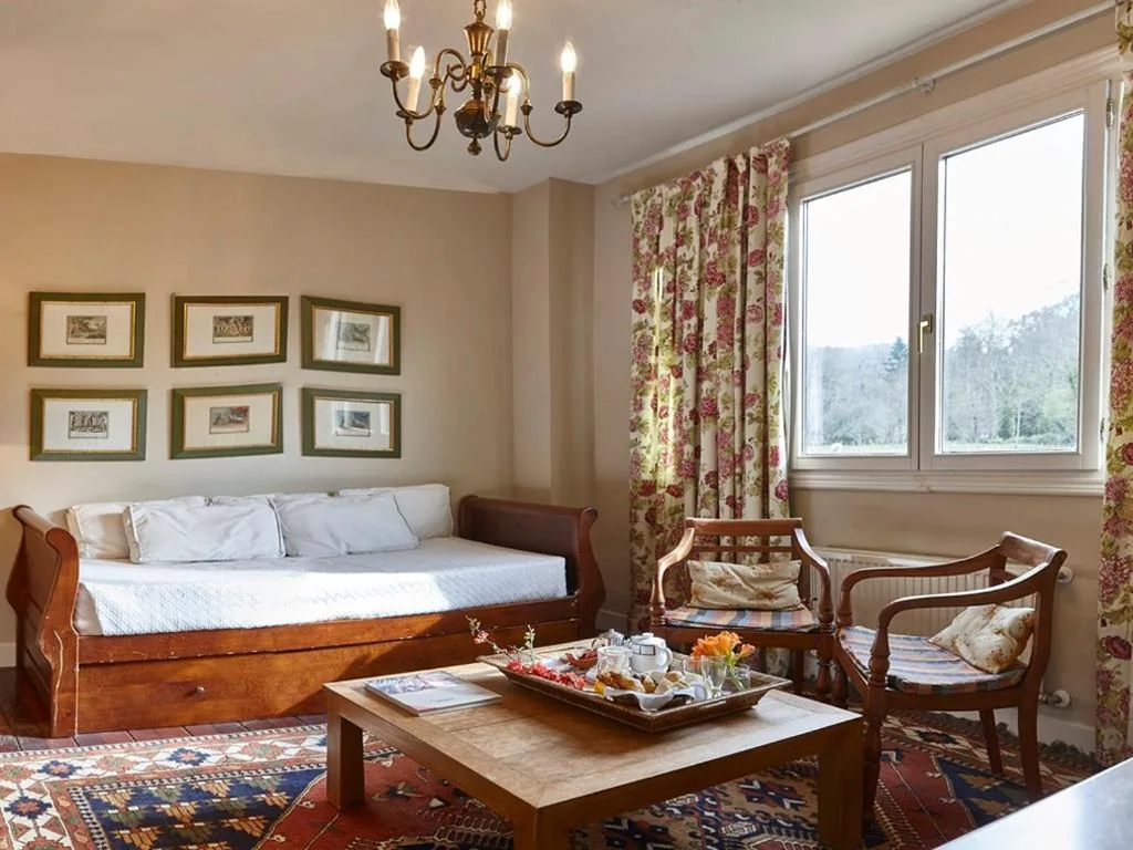 Family Room with Pool View — Hotel Zubieta