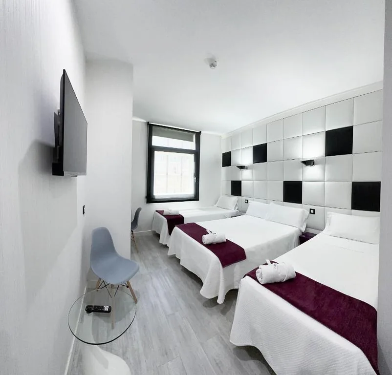 Chambre triple standard — Hoteles Urbanos N Avenida de España