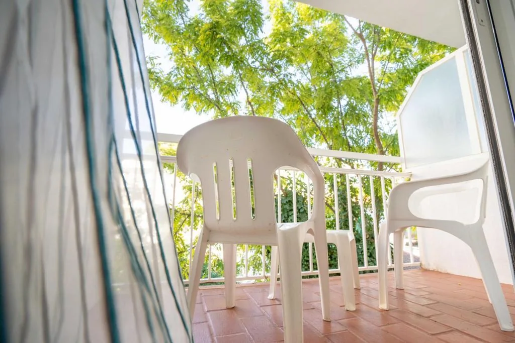 Habitación Doble Superior con balcón - 2 camas individuales — Houm Nets - Adults Only