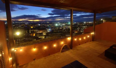 House&Cave Parking and Terrace, in the city — foto 3