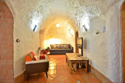 House&Cave Parking and Terrace, in the city — foto 9