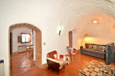 House&Cave Parking and Terrace, in the city — foto 12