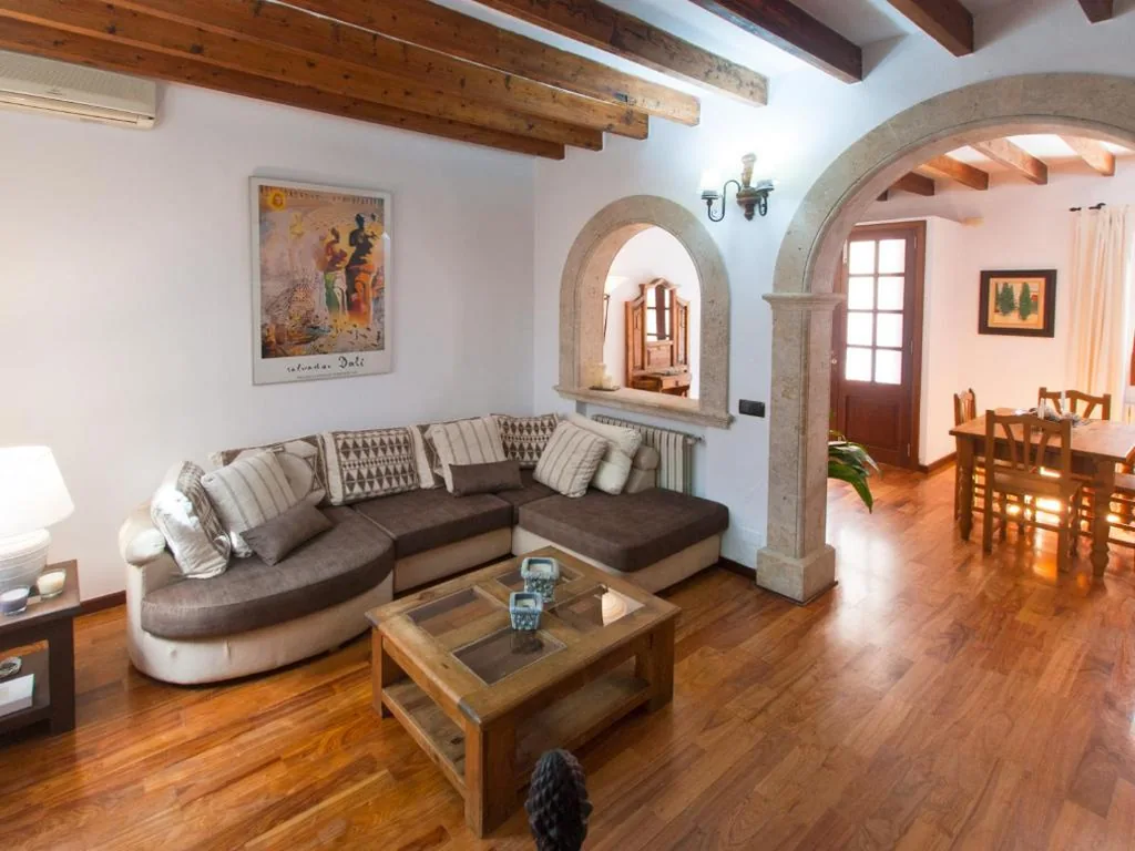 一軒家 — House Es Convent in Alcudia, close to beaches