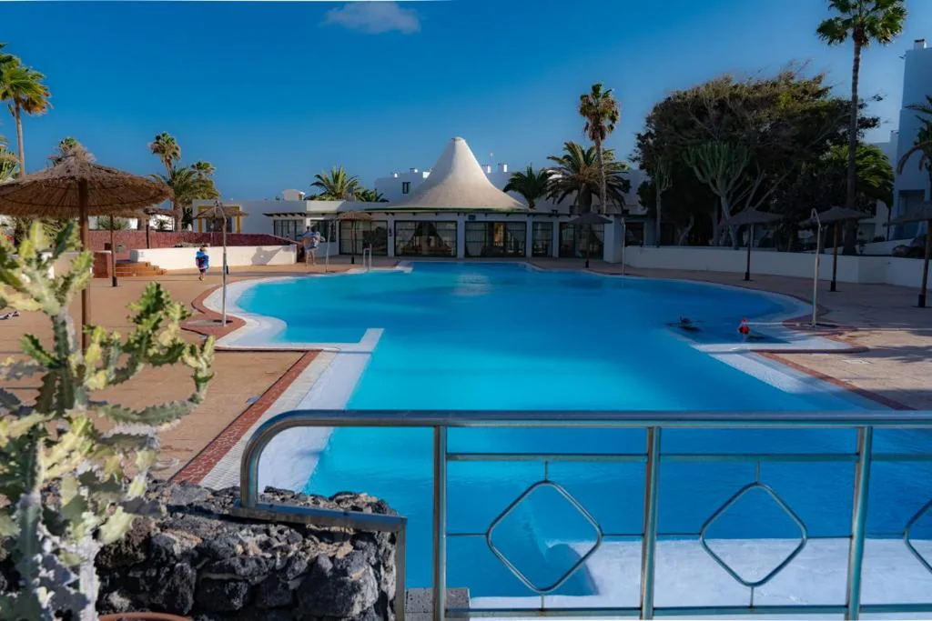 Villa Deluxe — House first line of the sea