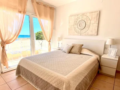 House in front of the beach with sea view — foto 7