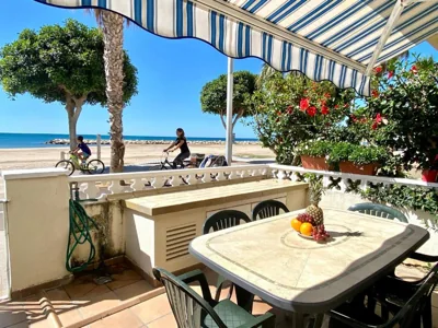 House in front of the beach with sea view — foto 9