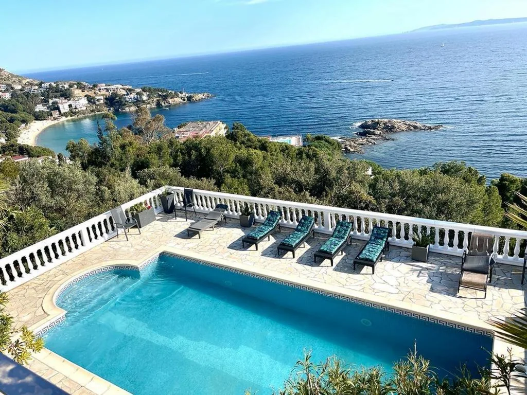 Villa — HOUSE OF PARADISE ROSES