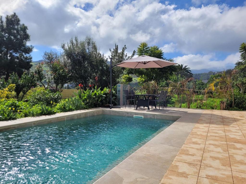 House with a heated pool for your exclusive use
