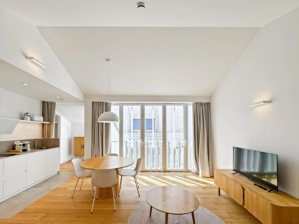 Monolocale Deluxe con letto matrimoniale grande — housingcoruña RUA DO ANXO