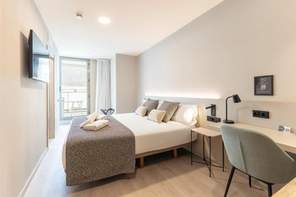 Chambre Double avec terrasse — HQ Arena Hotel