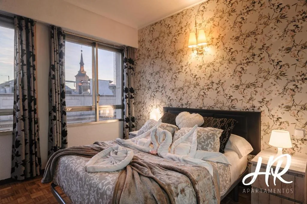 Habitación Doble con baño privado — HR-Madrid-Puerta del Sol