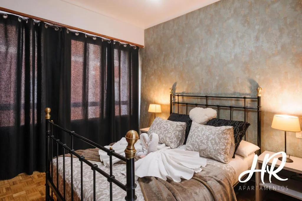 Habitación Doble con baño privado — HR-Madrid-Puerta del Sol
