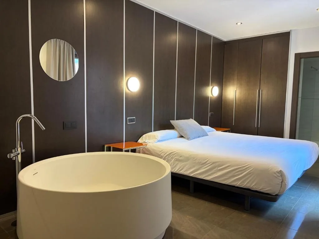 Deluxe-Doppelzimmer mit Badewanne — HS Alcalá