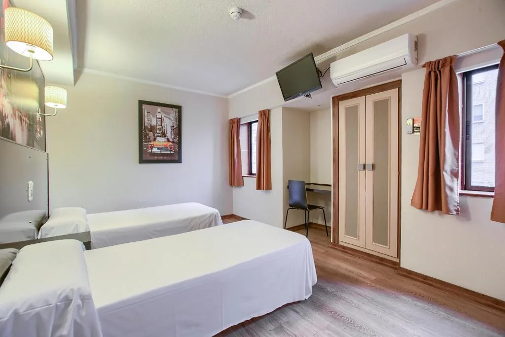 Habitación Doble - 2 camas — HS Castilla Fuenlabrada