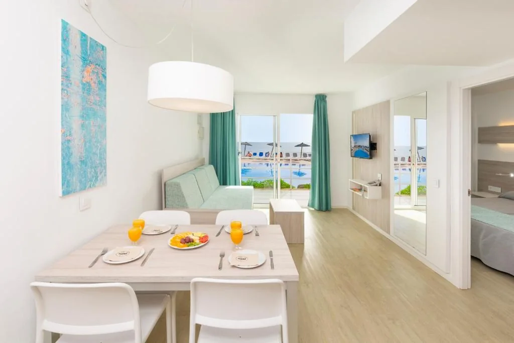 Appartamento con 1 camera da letto, vista sul mare e terrazza — HSM Calas Park