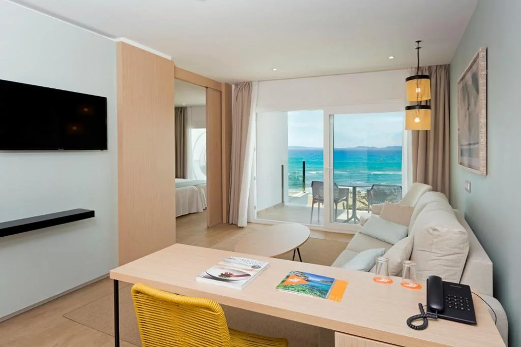 Suite Superior con vistas parciales al mar — HSM Golden Playa