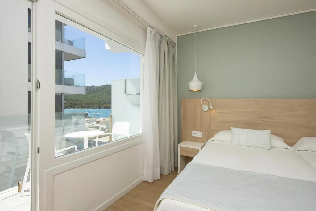 HSM Regana - Adults Only