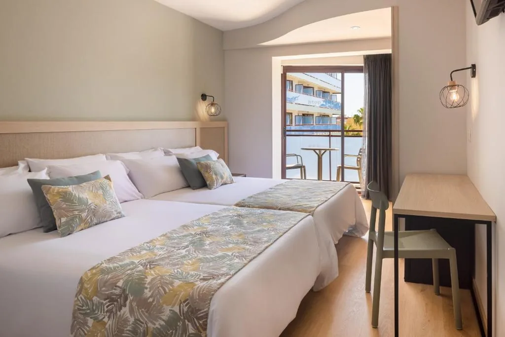 Habitación Familiar (3 adultos + 1 niño) — htop Jadhe SPA 4Sup - Bliss