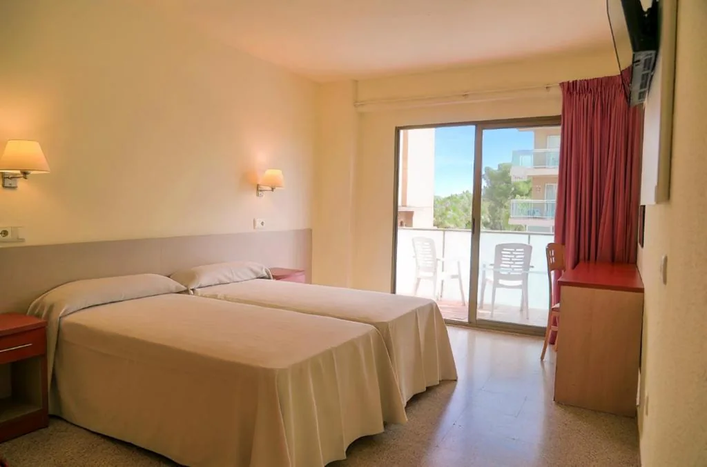 Habitación Doble con cama supletoria (2 adultos + 1 niño) — htop Molinos Park - Fun