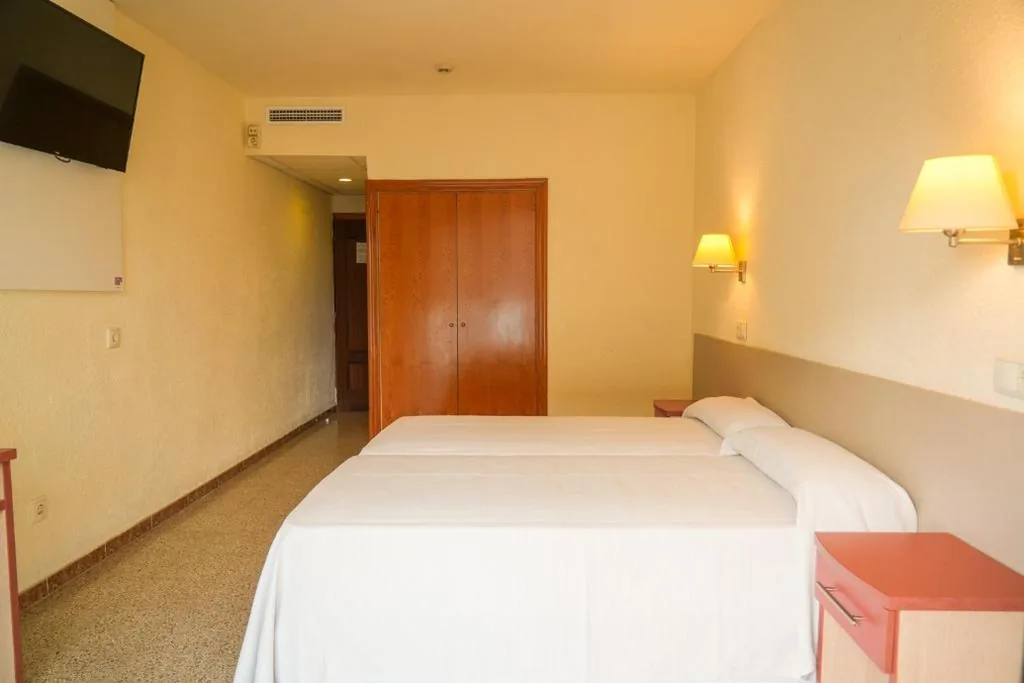 Habitación Familiar (2 adultos y 2 niños) — htop Molinos Park - Fun