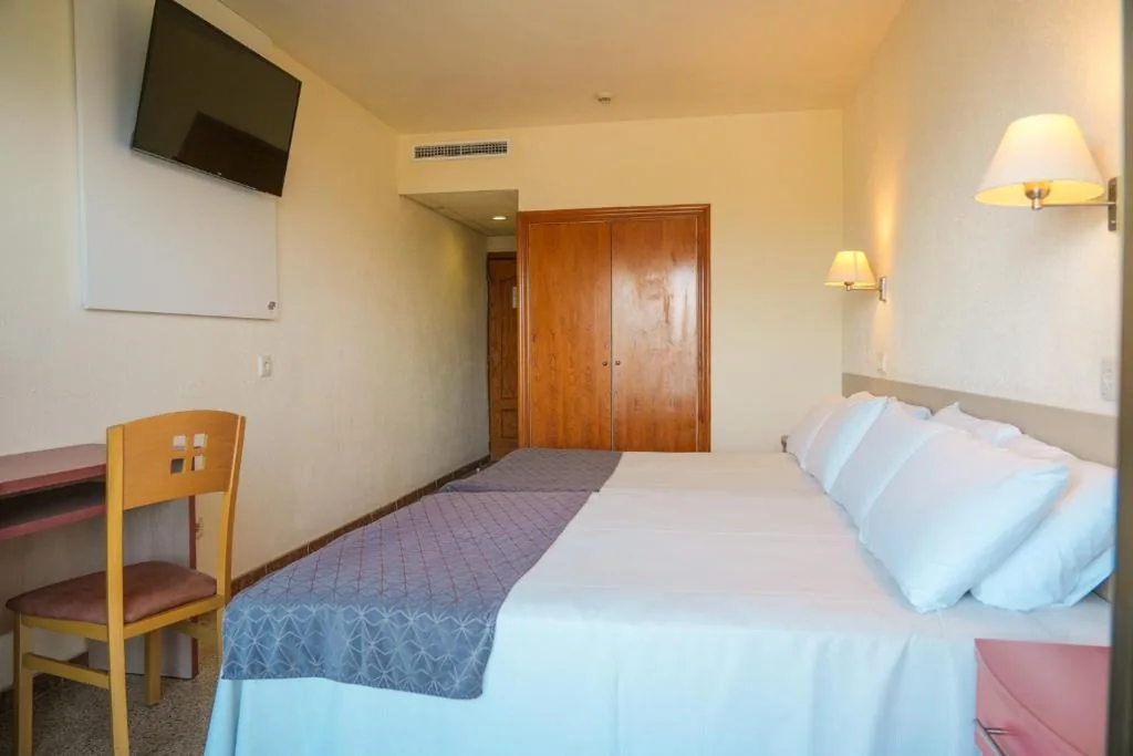 Habitación Familiar (3 adultos + 1 niño) — htop Molinos Park - Fun