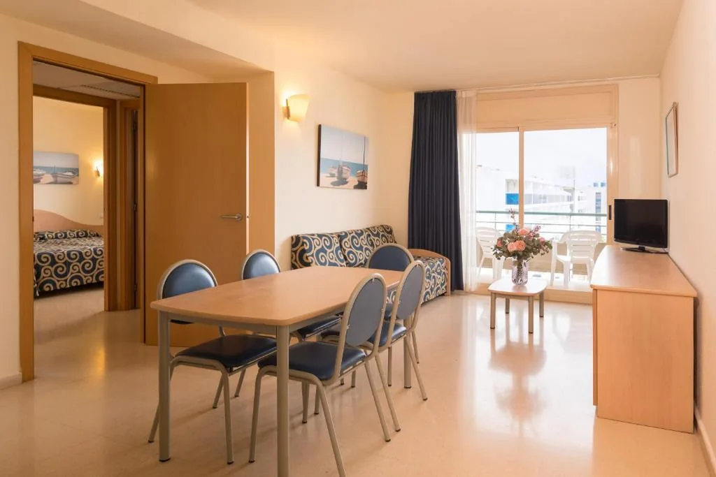 Suite Familiale (2 adultes + 2 enfants) — htop Royal Sun Suites 4Sup - Fun