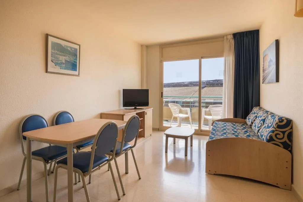Suite Familiale (3 adultes + 2 enfants) — htop Royal Sun Suites 4Sup - Fun